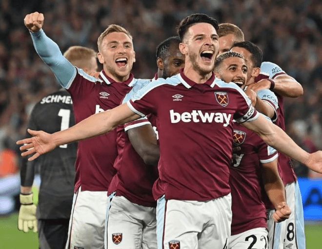 解析德州扑克比赛中的“筹码领先者”压制术（德扑锦标赛：筹码优势者的压迫打法解析）