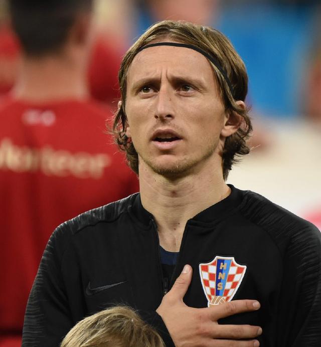 安东尼·戴维斯强烈否认左手手术传闻，独行侠未来存疑