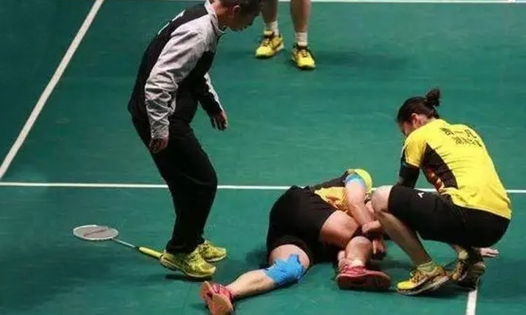 “举重之乡”托举生命重量 一份特殊“伴手礼”递出城市暖心名片